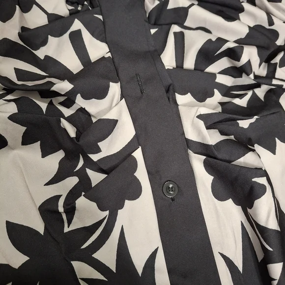 Elegant Black and Gray Floral Dress - Picture 6 of 7